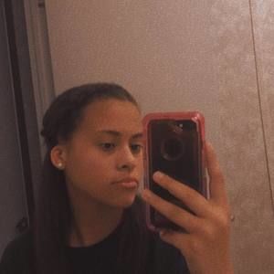 Meet your Posher, Adriana